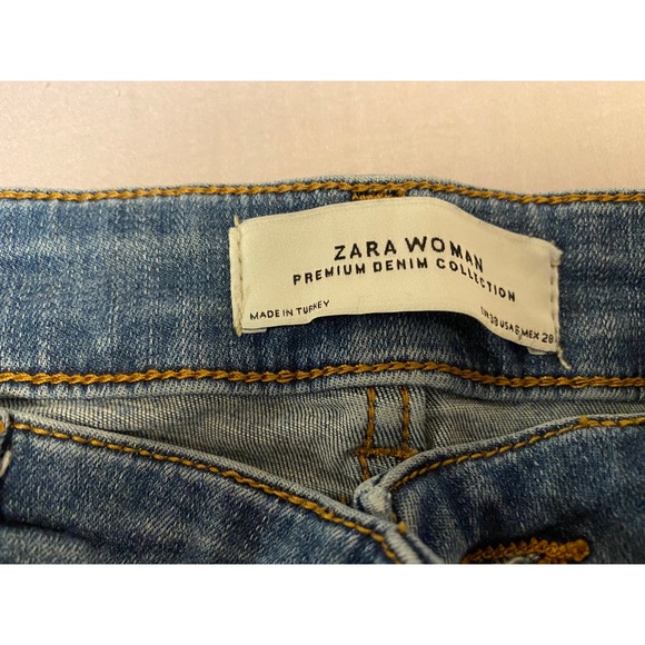 Zara high wasted jeans. - Picture 2 of 3